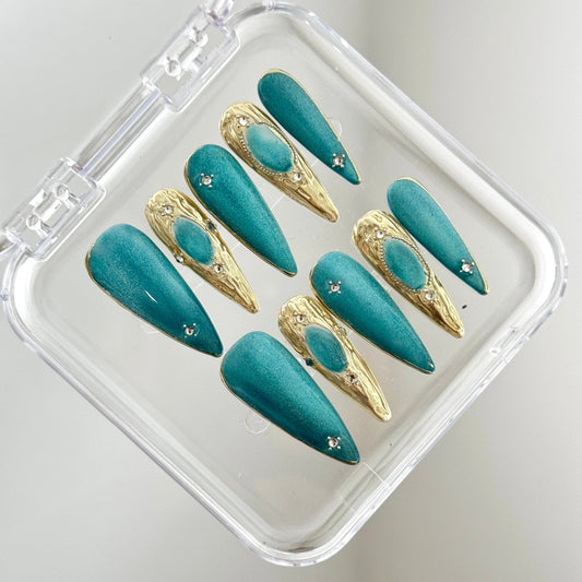 Emerald Luxe Regal Nail - Elegant Charme