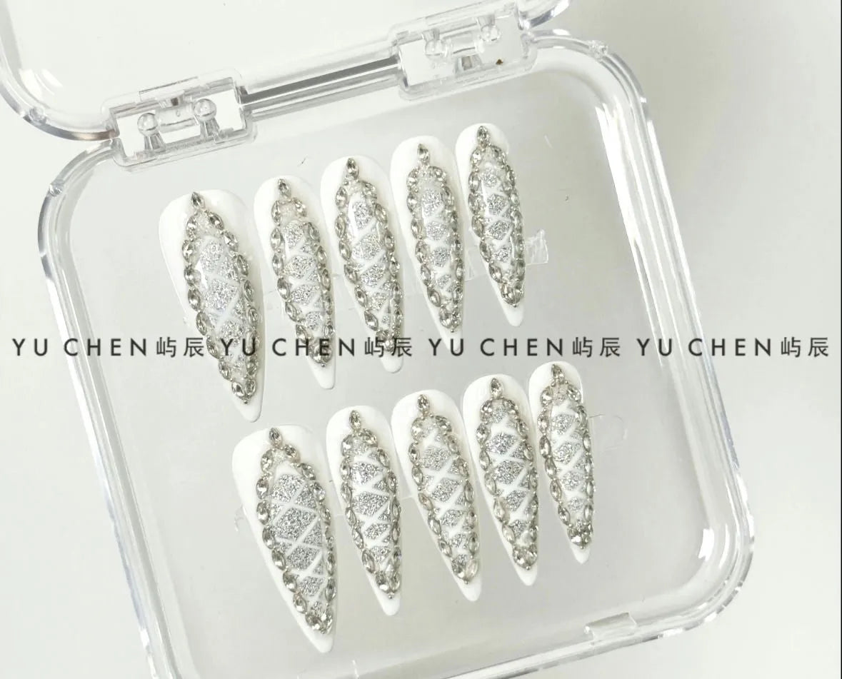 Diamond Luxe Chain Nail - Elegant Charme